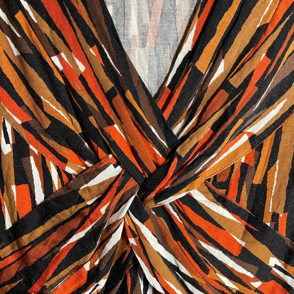 Cable & Gauge V Neck Abstract Top. Orange. Black. Rust. Tan. Cream. Size L. EUC - Picture 4 of 4